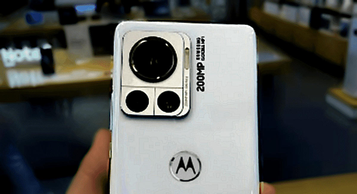 Motorola Edge 30 Ultra z aparatem 200 Mpix na wideo tuż przed premierą