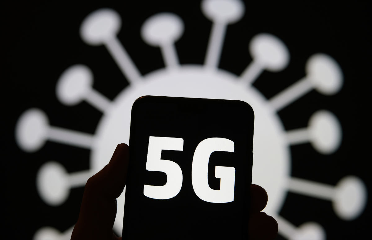 Podpalacz masztów dostał wyrok. Gdy wyjdzie, 5G będzie wszędzie