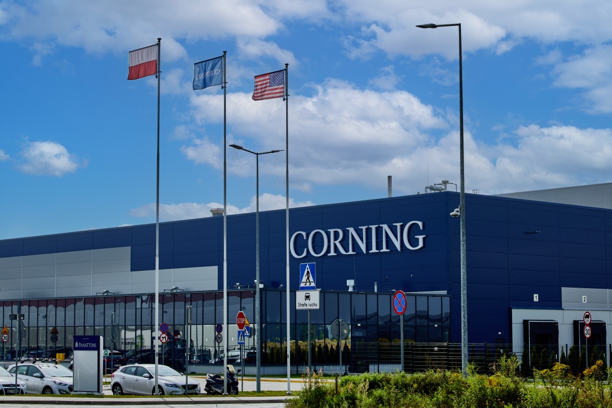 Corning otwiera w Polsce fabrykę światłowodów