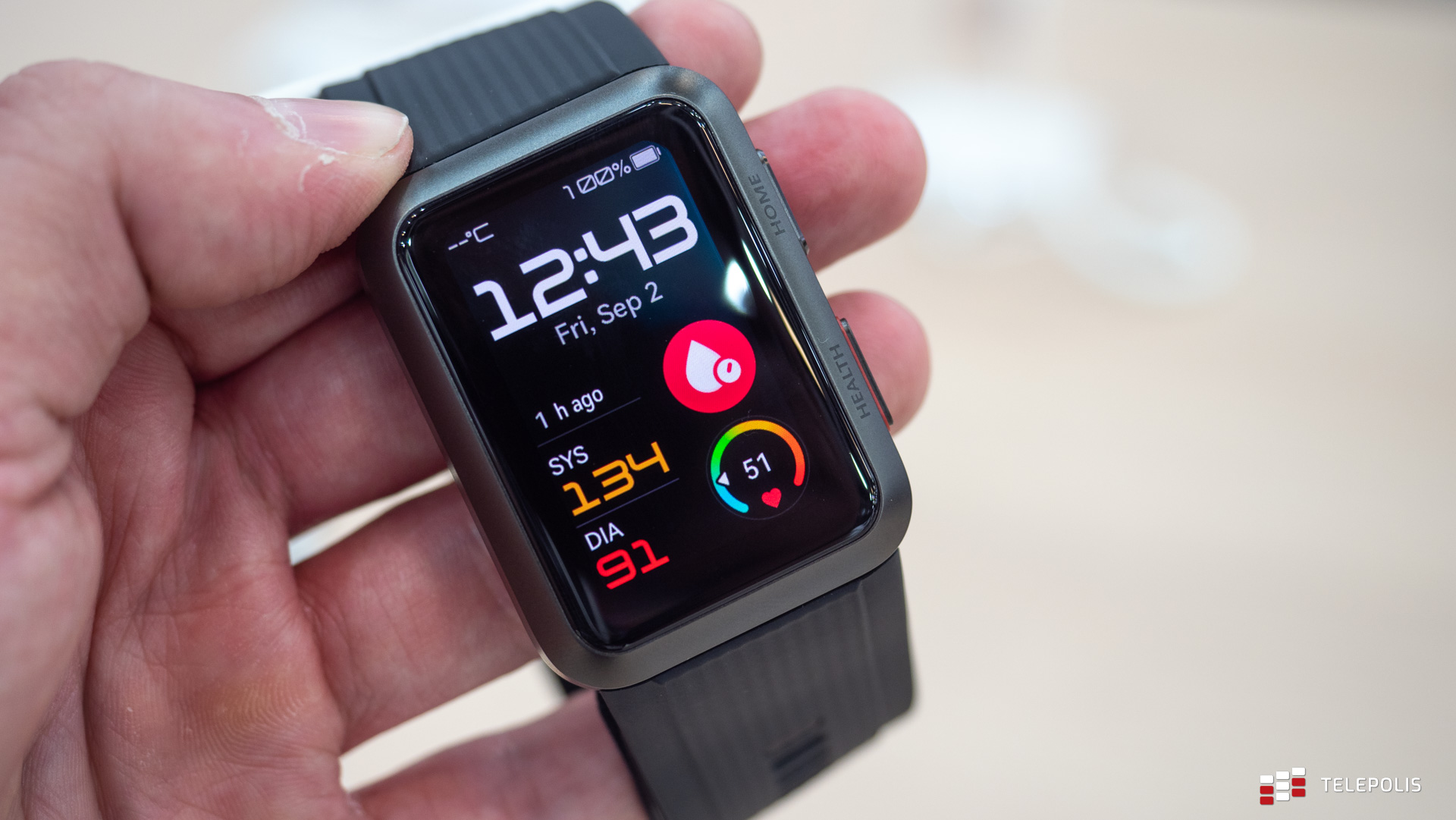 Huawei Watch D zmierzy ciśnienie i zarejestruje EKG także w Europie
