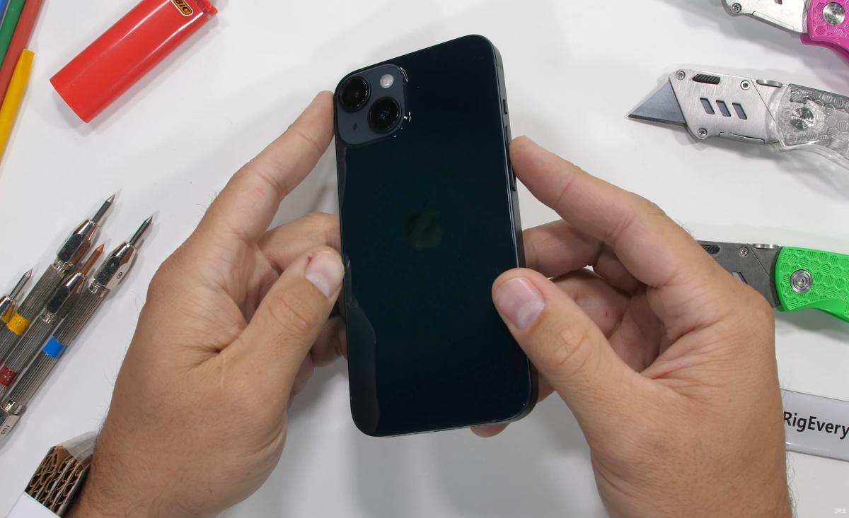 iPhone 14 to twardy zawodnik. Przetrwał tortury Zacka