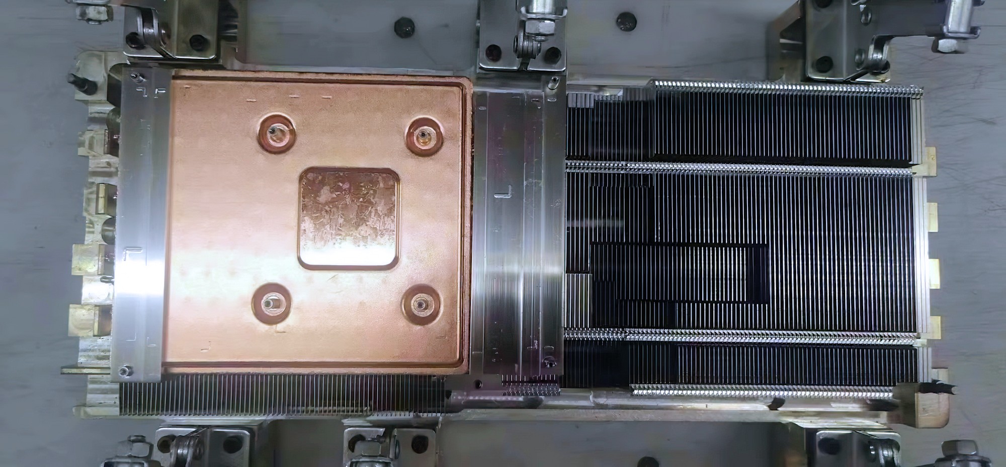 NVIDIA GeForce RTX 4090 będzie OGROMNĄ kartą graficzną