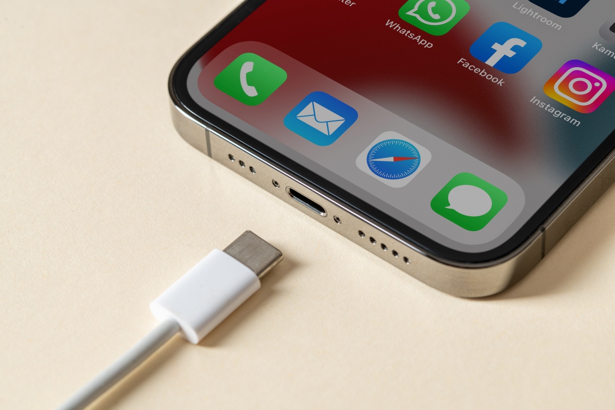 Apple potwierdza: iPhone przejdzie na USB-C