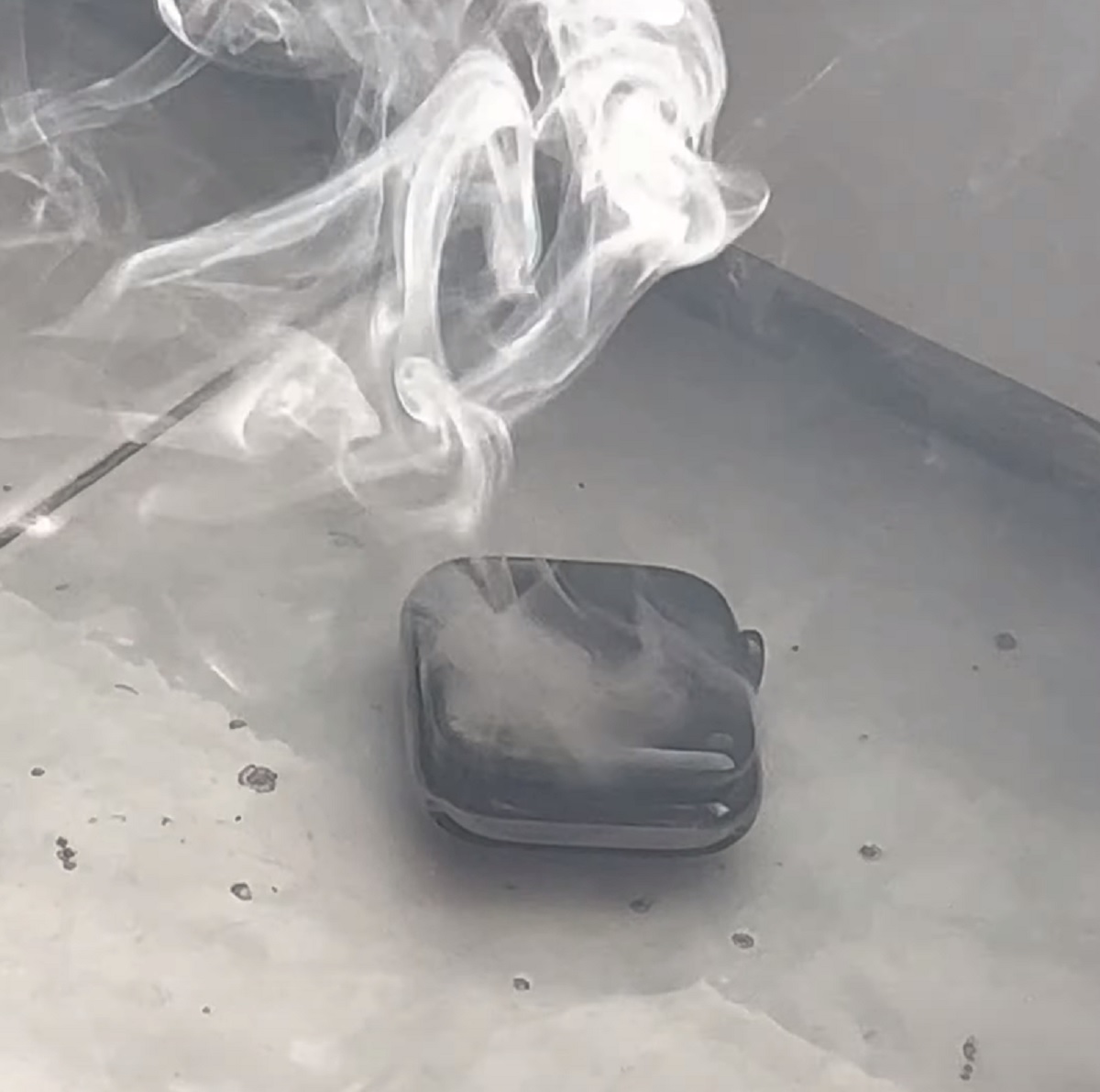 Apple zrobił bombę. Dosłownie, bo skończyło się szpitalem