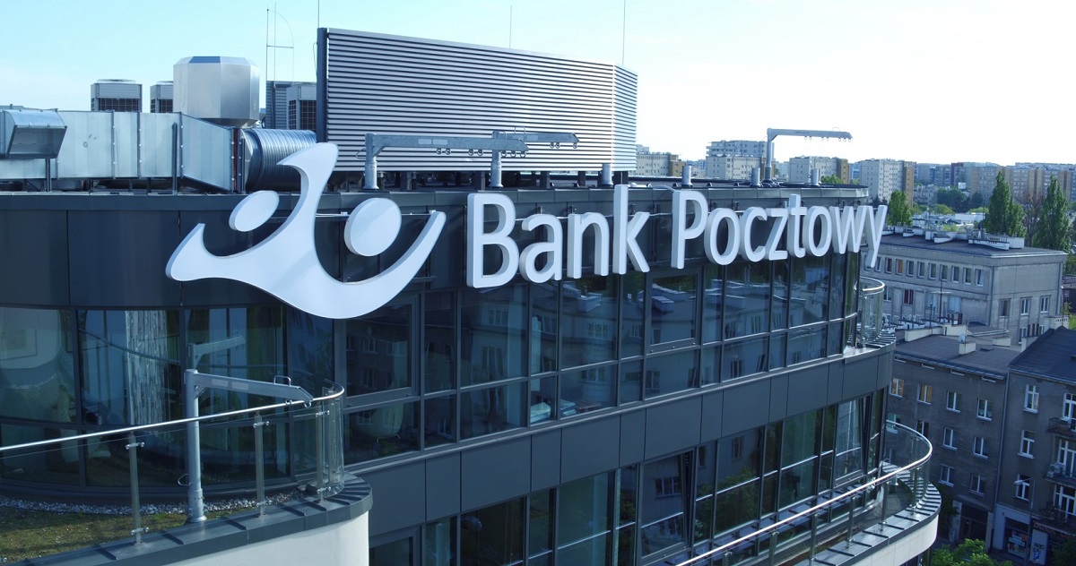 Bank Pocztowy. Coraz więcej osób zakłada konto przez Internet