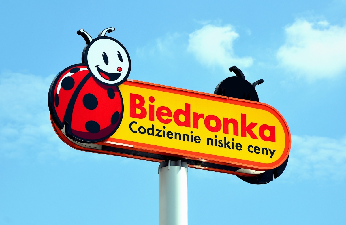 Biedronka wyprzedaje moto gadżety. Ceny jak za paczkę fajek