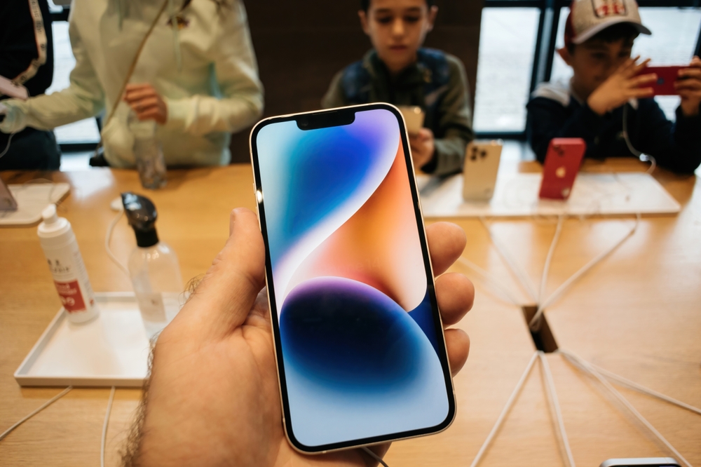 No szok. iPhone 14 Plus sprzedaje się kiepsko
