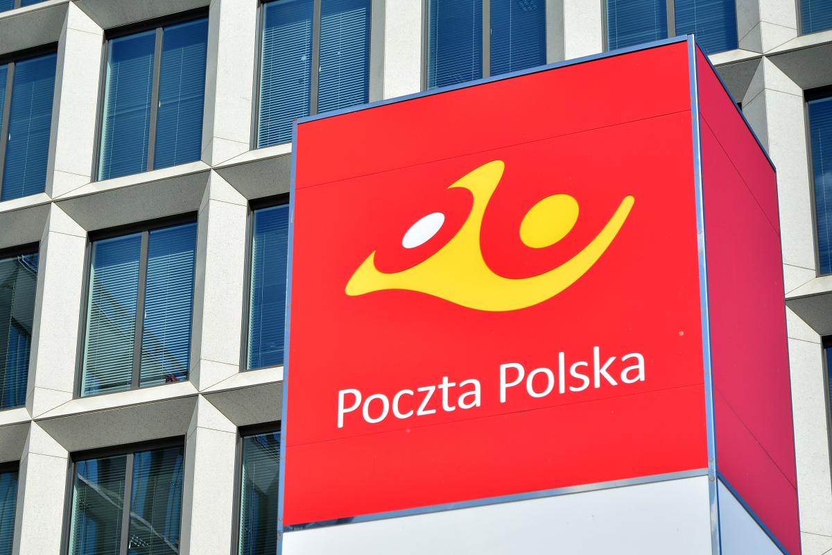 Poczta Polska tnie ceny. Do Ukrainy nawet o 75% taniej