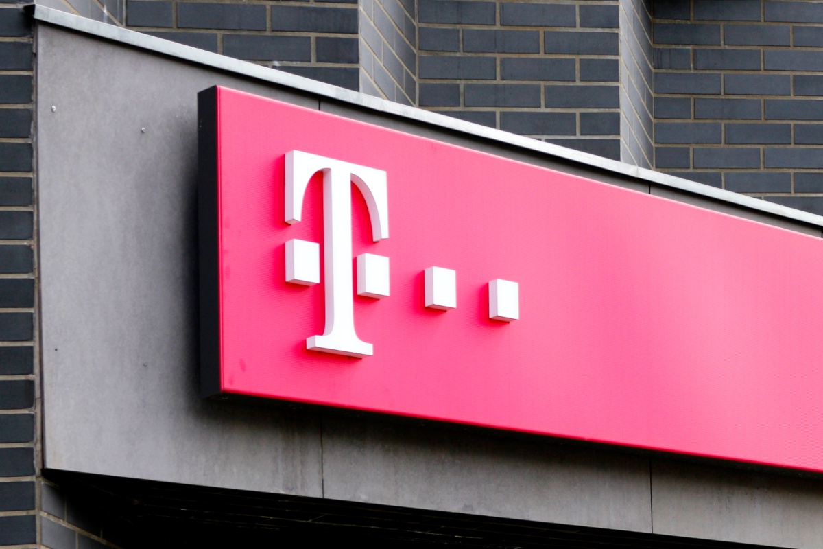 T-Mobile ma kilka nowych lub odświeżonych promocji. Zobacz jakich