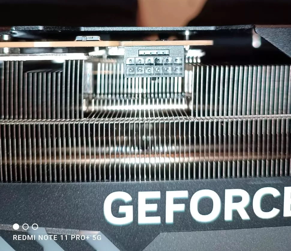Złącze zasilania w GeForce RTX 4090 z kolejnymi problemami