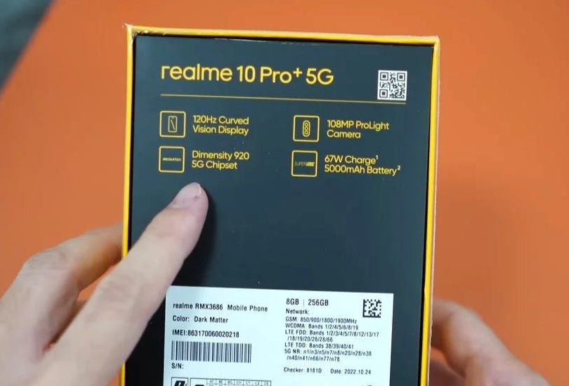 Realme tnie koszty. Realme 10 Pro+ został okrojony