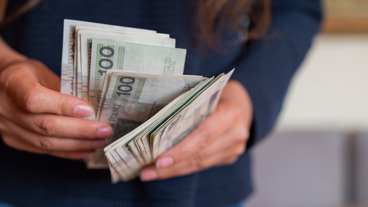 Kontrole pieniędzy Polaków trwają. Rząd uspokaja