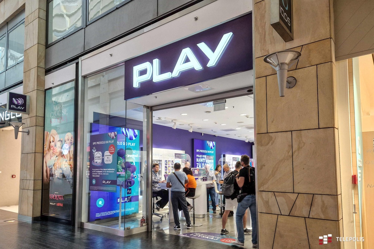 Play ma podwójne standardy. Uważaj, co podpisujesz (aktualizacja)
