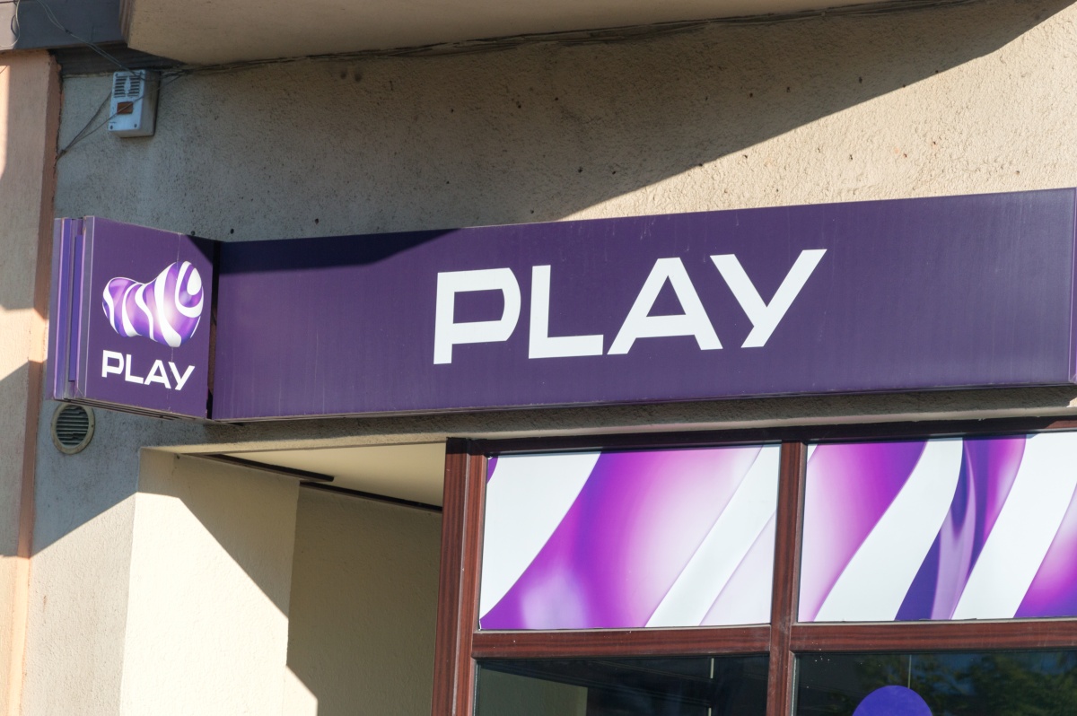 Play i UPC z dobrymi promocjami na Internet i telewizję