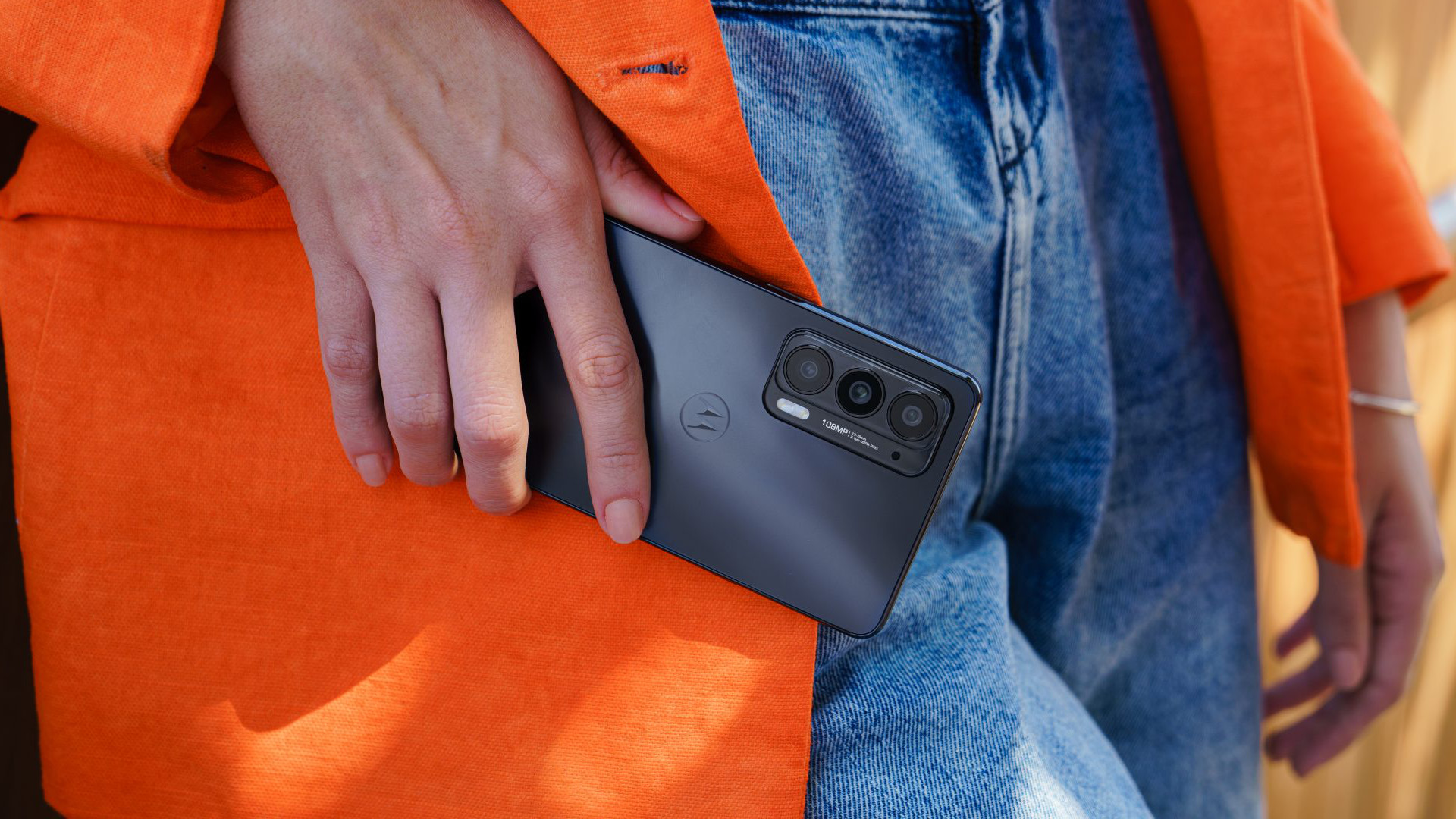 Telefon do 1500 zł – TOP 5 na listopad 2022