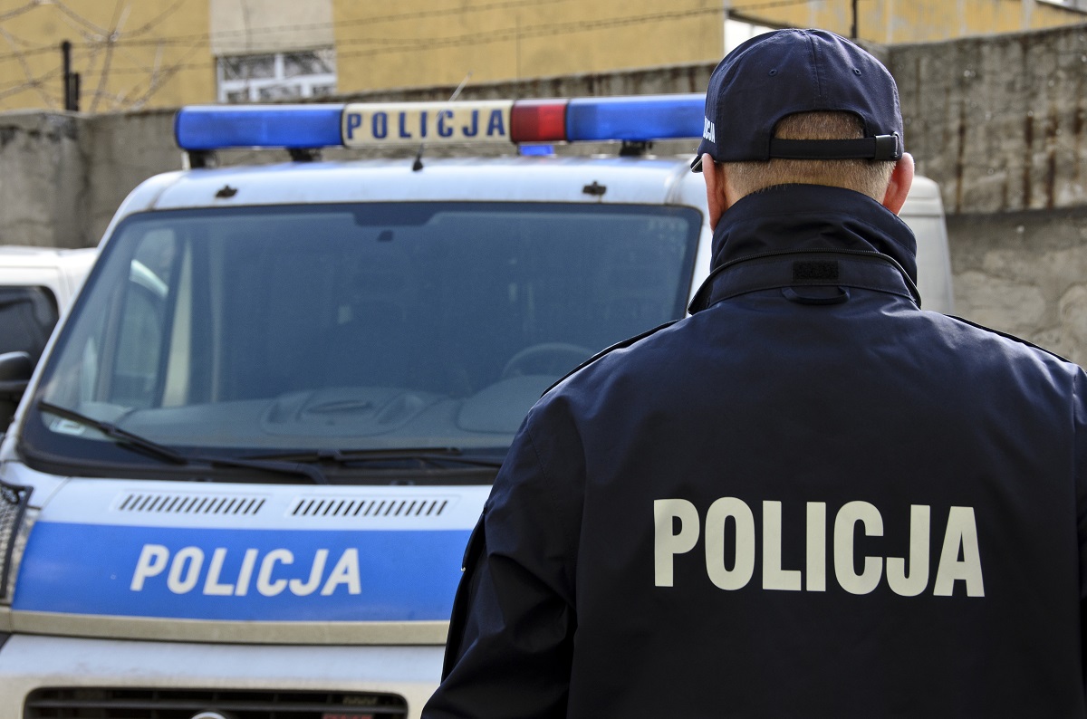 Zdradzieckie etykiety nękają Polaków. Policja alarmuje