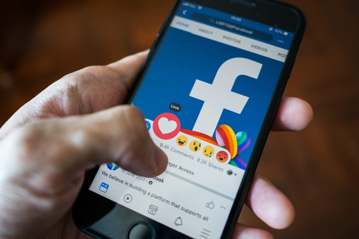 Fałszywe opinie w Google i na Facebooku – sypią się kary, wchodzi nowe prawo