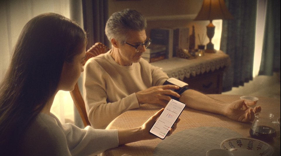 Oppo OHealth H1 zmierzy EKG, ciśnienie krwi i saturację, odsłucha też płuca