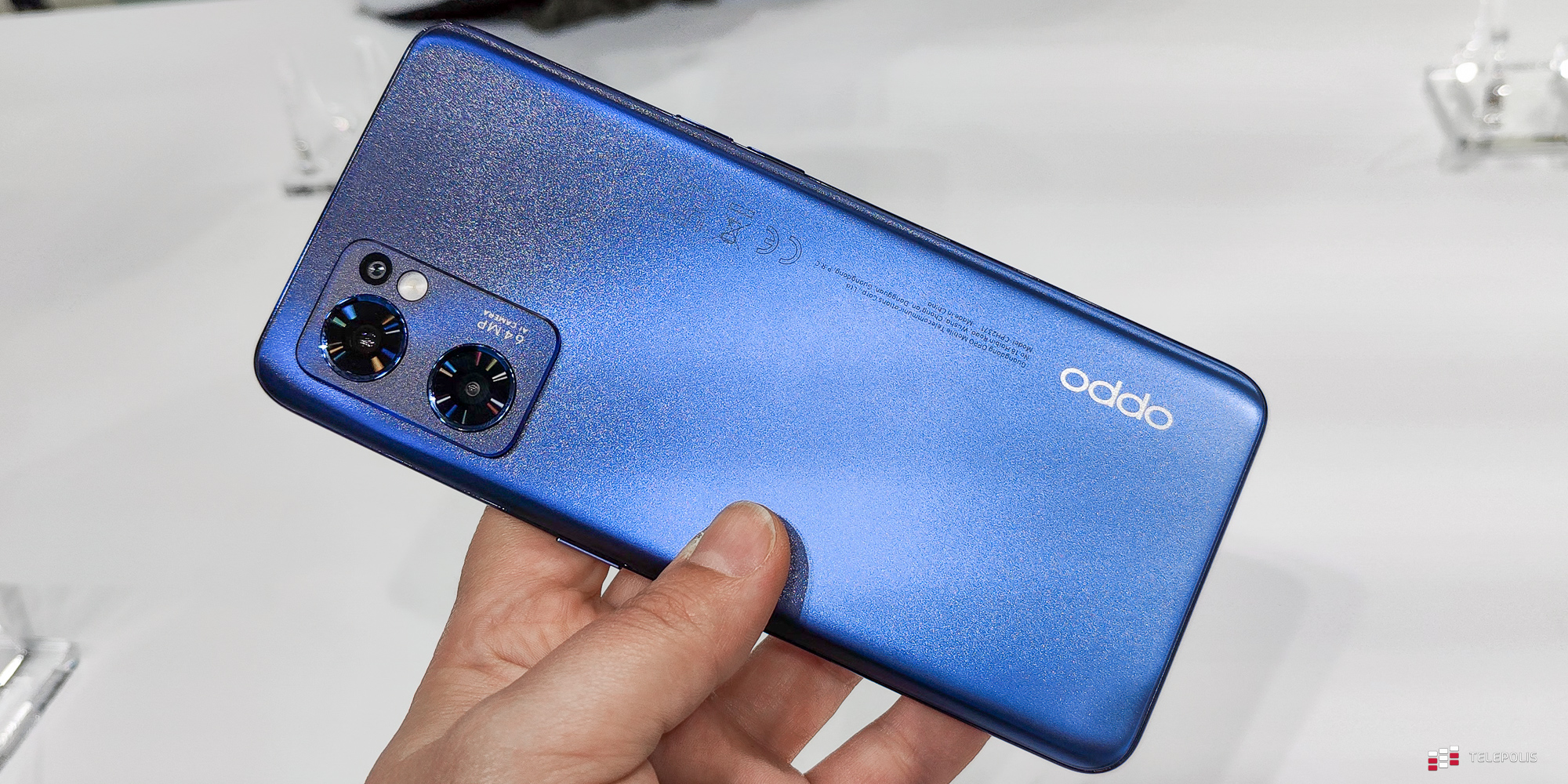 Oppo: przeceny do 700 zł, w bonusie adidasy
