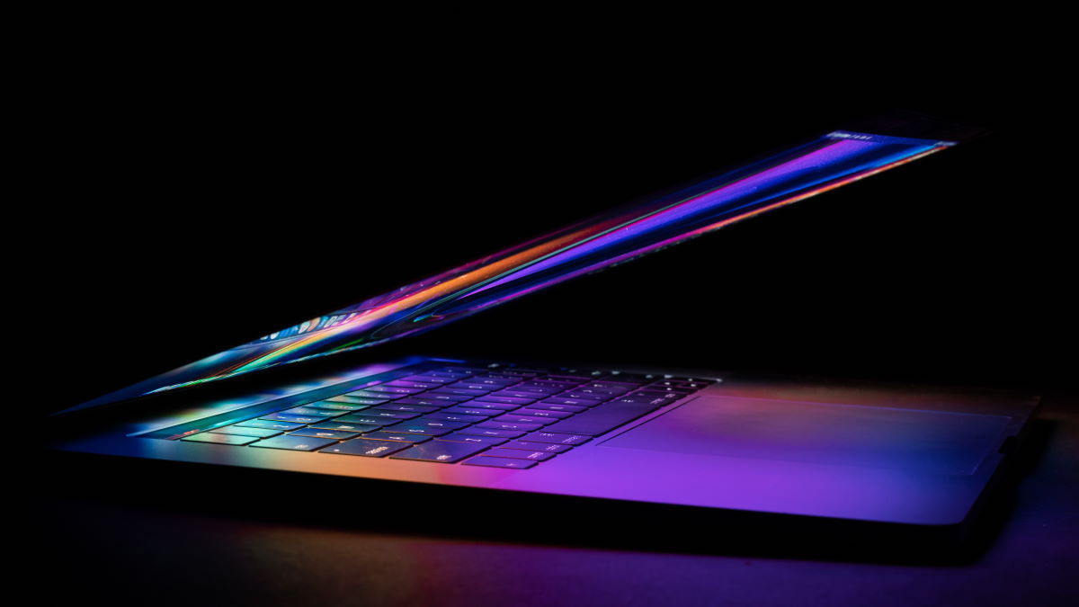 Takiego laptopa dla graczy jeszcze nie było. Jego ekran zwala z nóg
