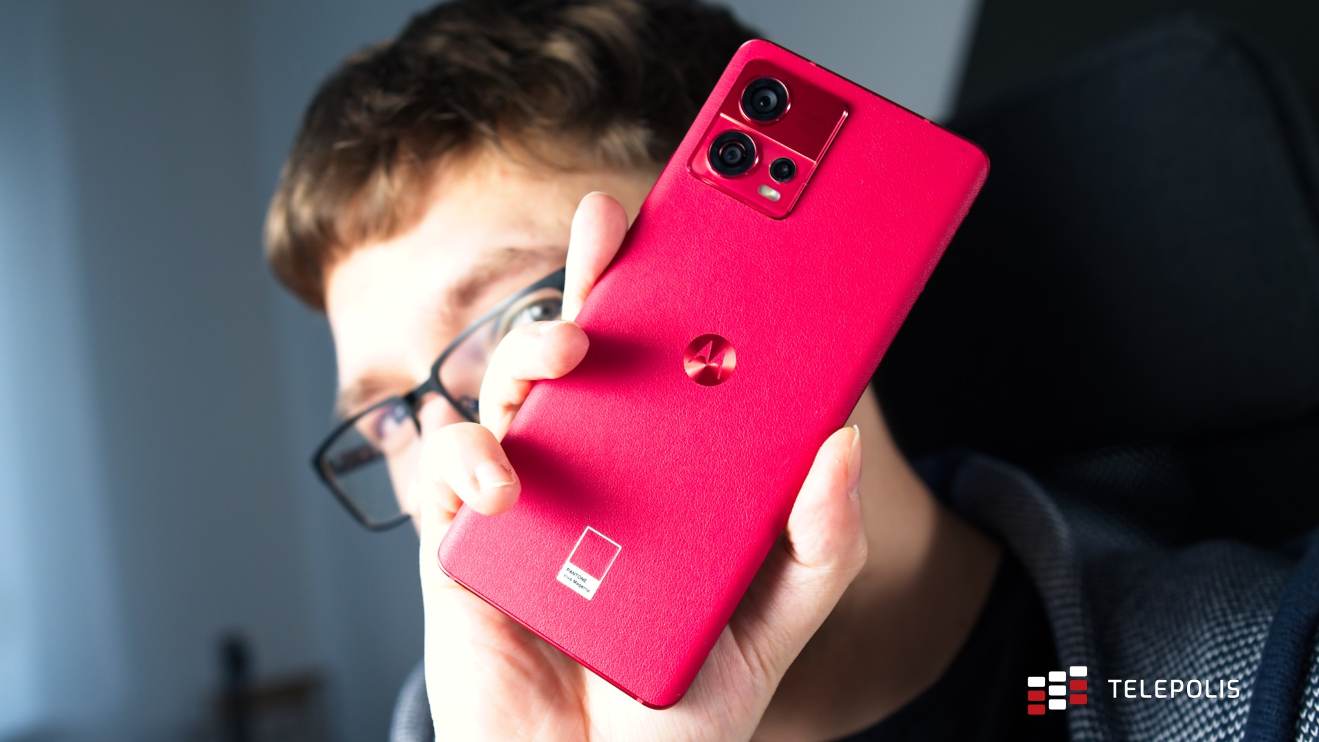 Szary i nudny? Nigdy więcej! Ten smartfon może być taki jak Ty