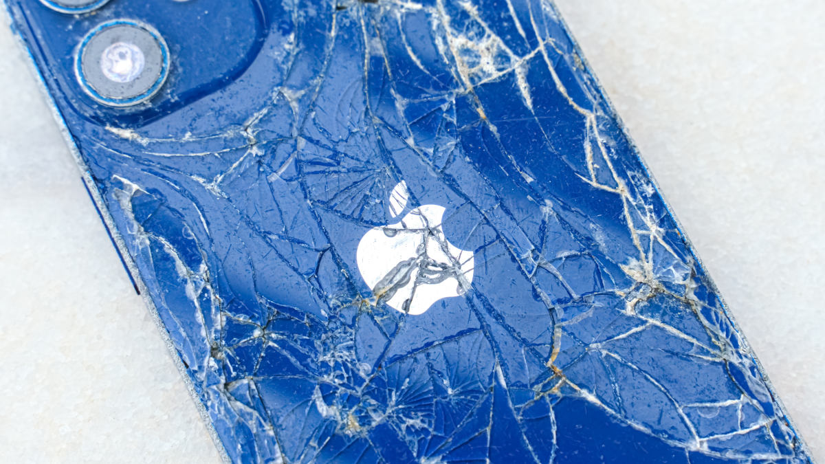 IPhone 14 rozzłościł strażaków. Wyliczają straty
