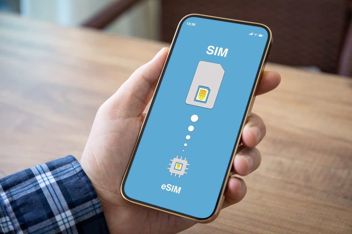 Od eSIM nie ma ucieczki. Zadba o to Apple