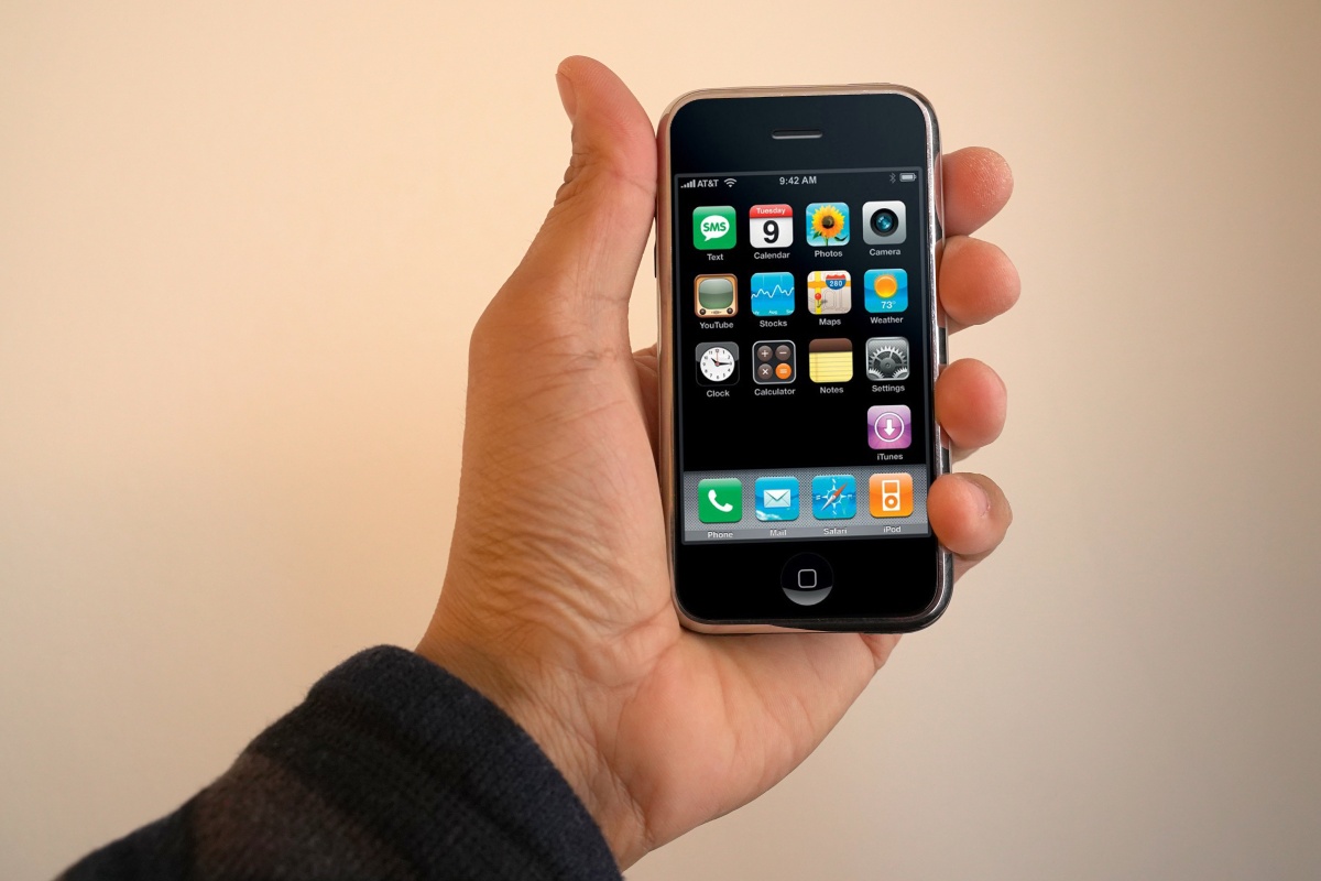 iPhone kończy 16 lat. Steve Jobs wspomniał o nim 9 stycznia 2007 roku