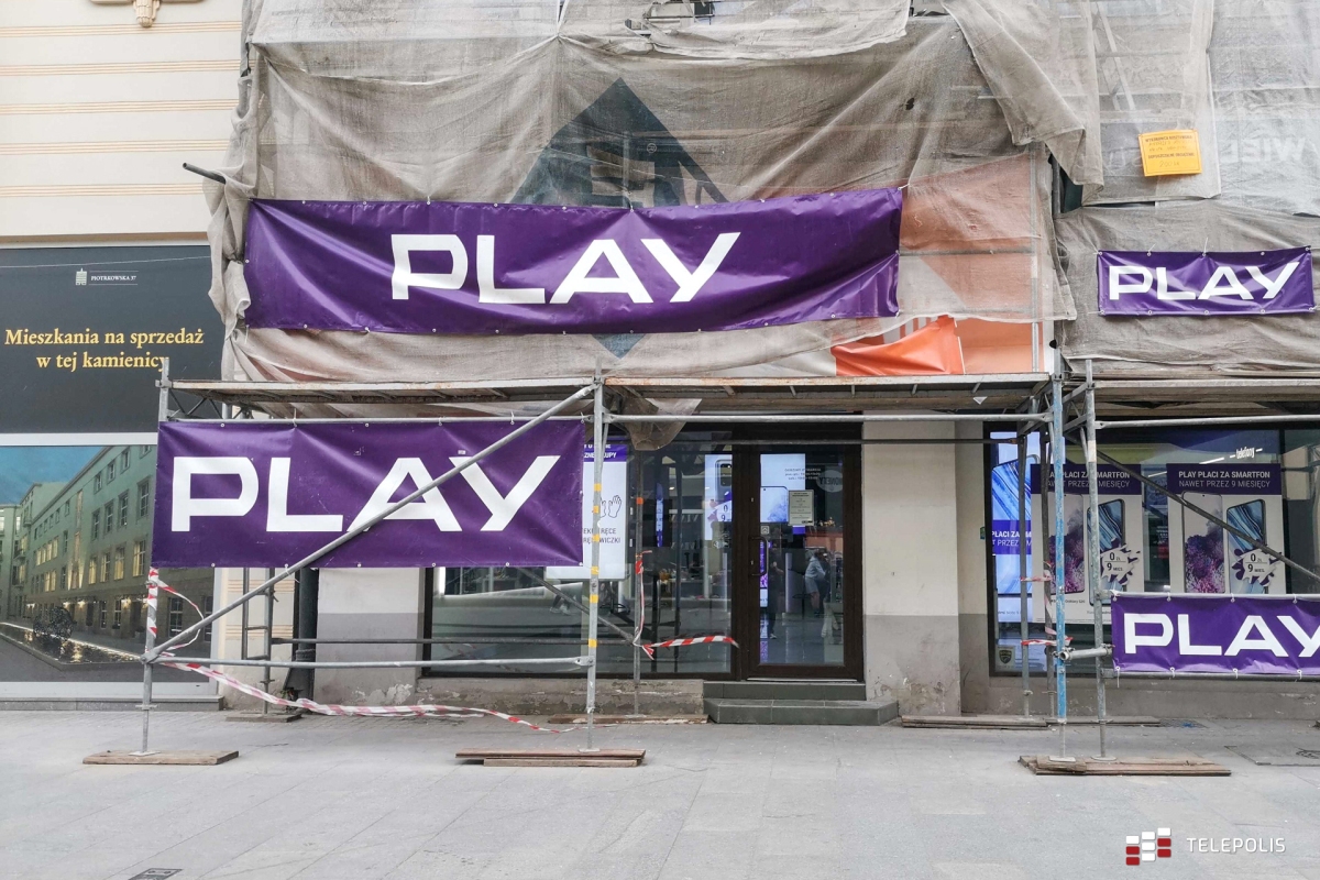 Play pogryzł się z Polsatem. Stacja musi spamować przeprosinami