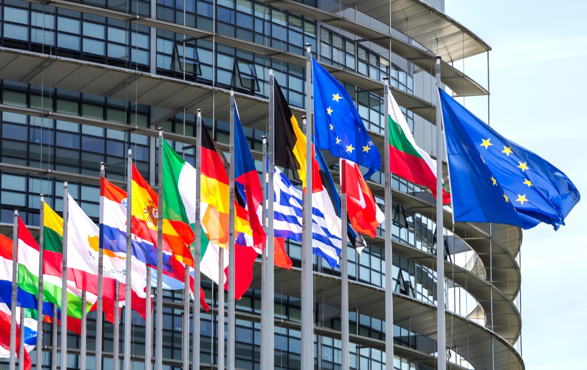 UE przyjmuje dyrektywę NIS2. Ma to wzmocnić cyberbezpieczeństwo