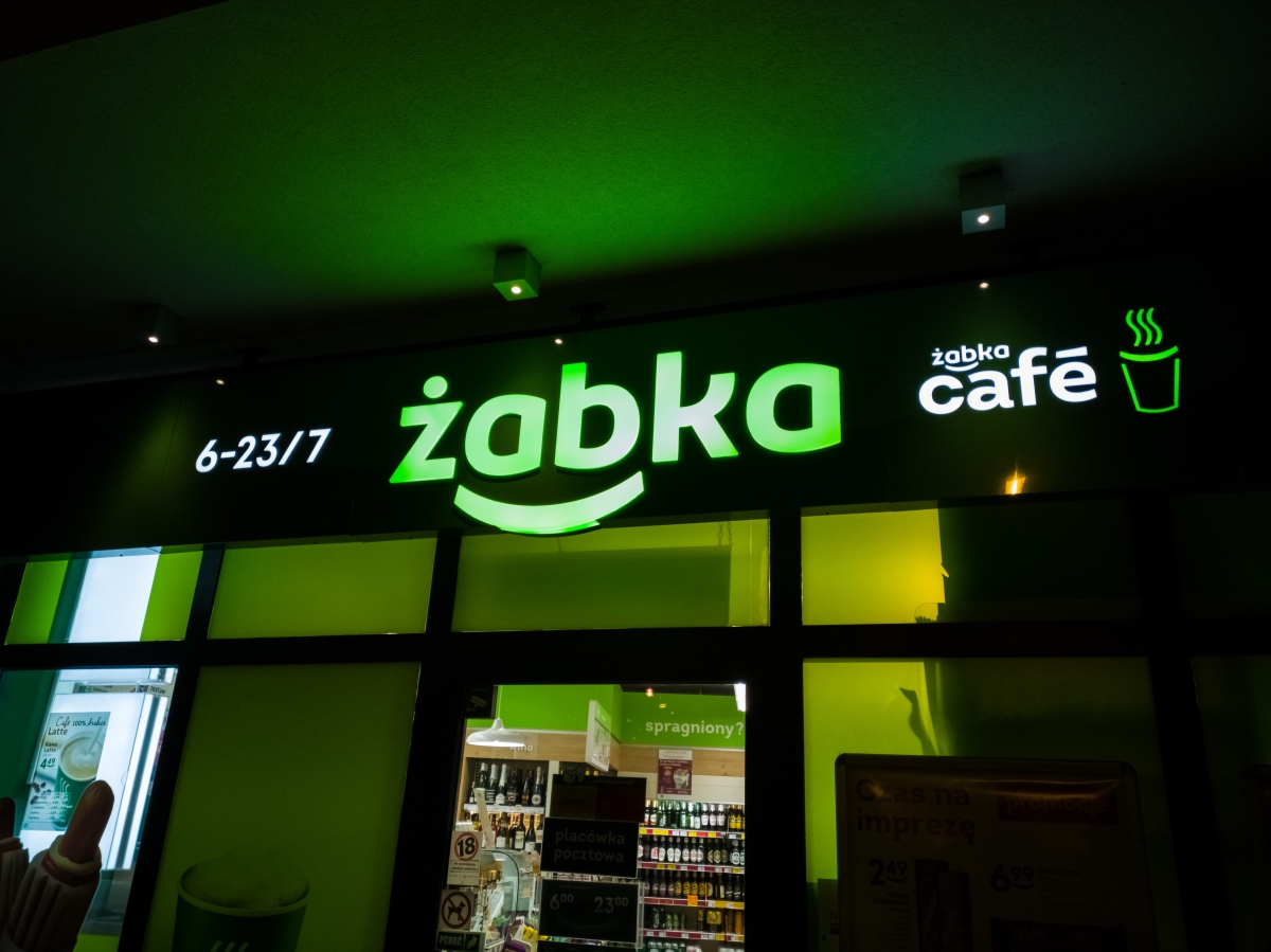 Żabka przez pomyłkę umożliwiła darmowe zakupy. Wystarczył prosty trik (aktualizacja)