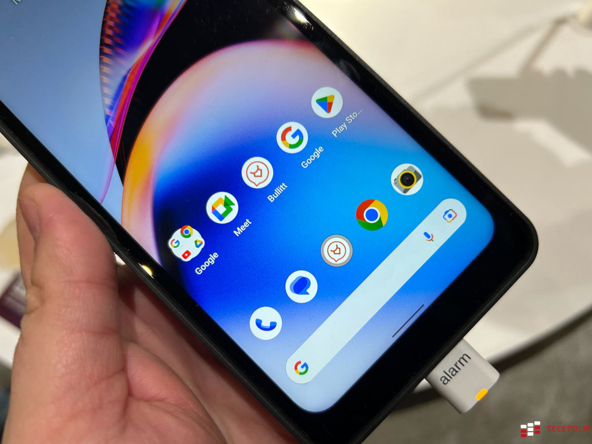 Motorola Defy Satellite Link: komunikacja satelitarna w każdym smartfonie