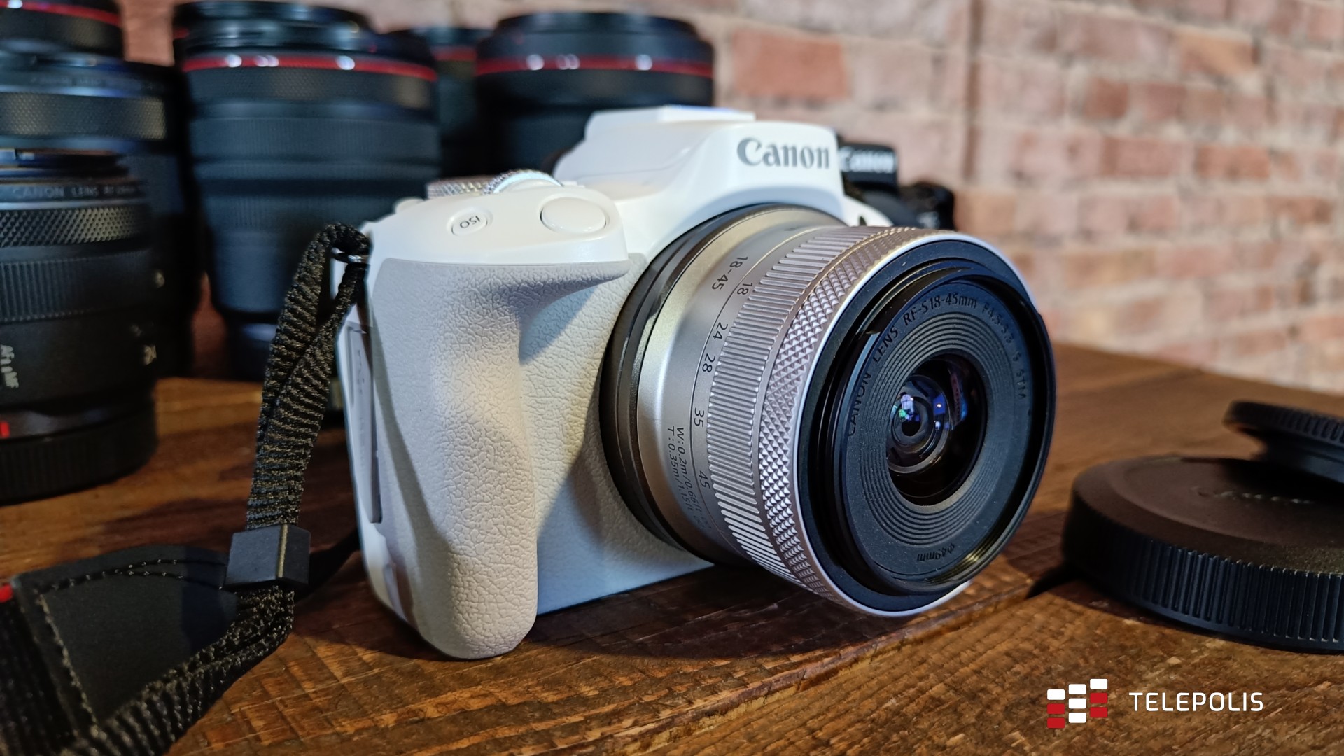 Canon ma nowe aparaty "dla Kowalskiego". Ceny nadal bolą