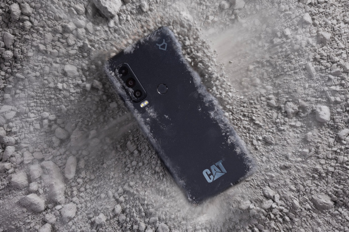 Cat S75 – pancerny smartfon z komunikacją satelitarną