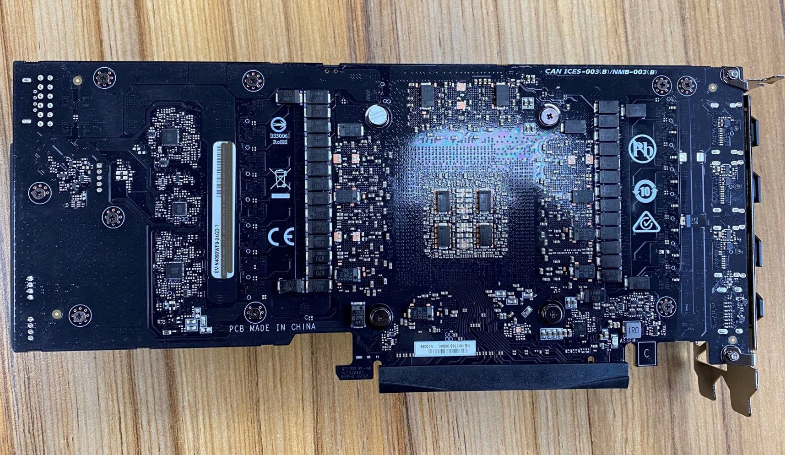 Wyjątkowy GeForce RTX 4090, który nie nadaje się do grania