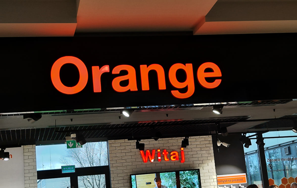Orange: 100 GB internetu za darmo na 30 dni. Wystarczą dwa kliki