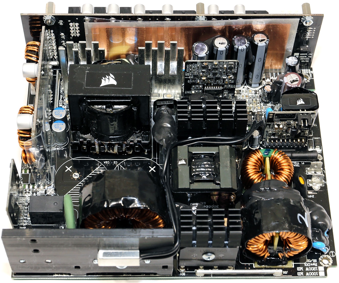 Wyjątkowe zasilacze Corsair RMx SHIFT debiutują na rynku