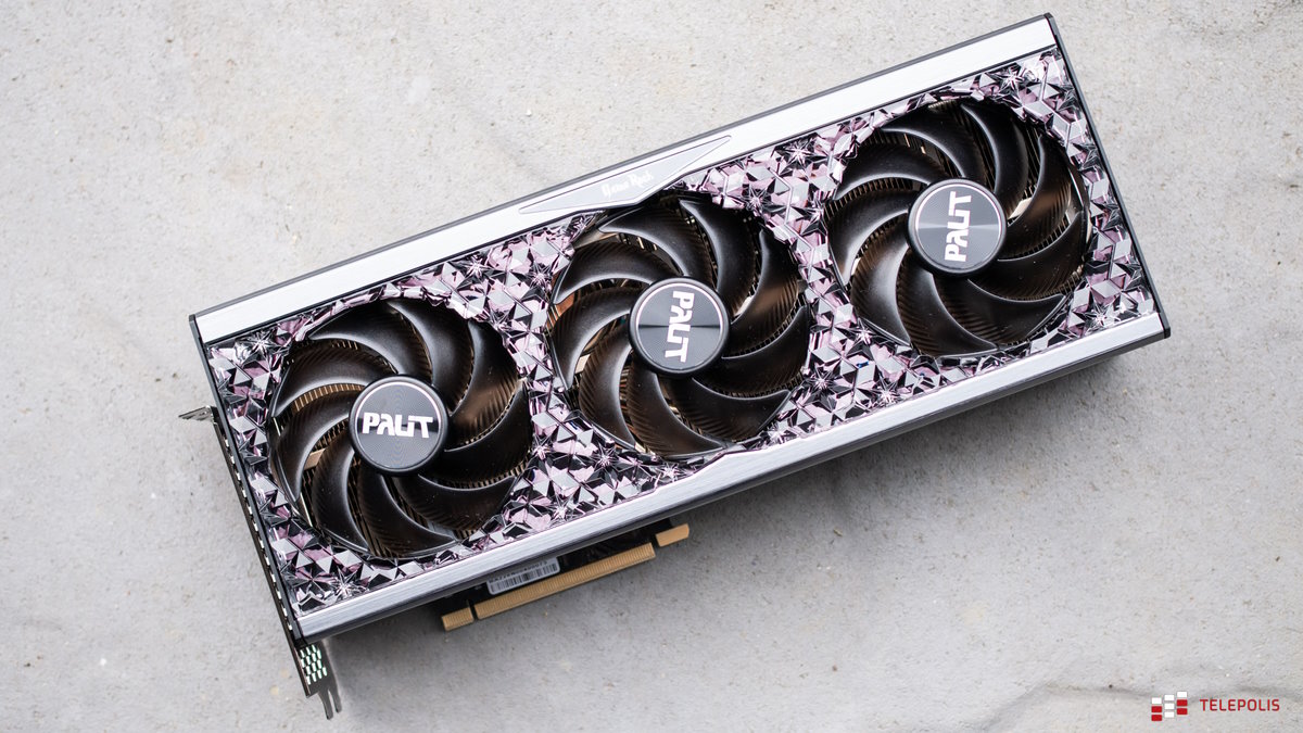Sprawdzili GeForce RTX 4090 na PCIe 4.0 x8. Wyniki zaskakują