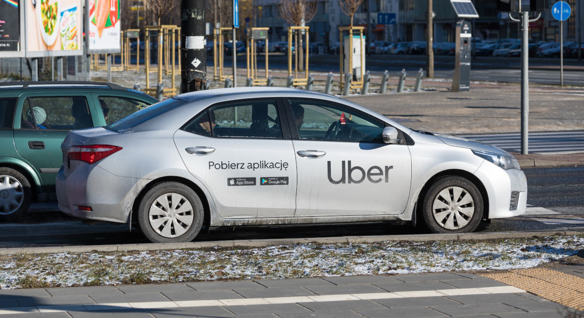 Uber zmienia aplikację. Zamówisz kurs, ale nie pojedziesz
