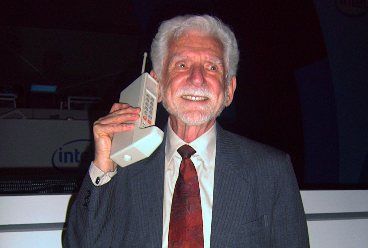 Pierwszy telefon komórkowy ma 50 lat. Powspominajmy