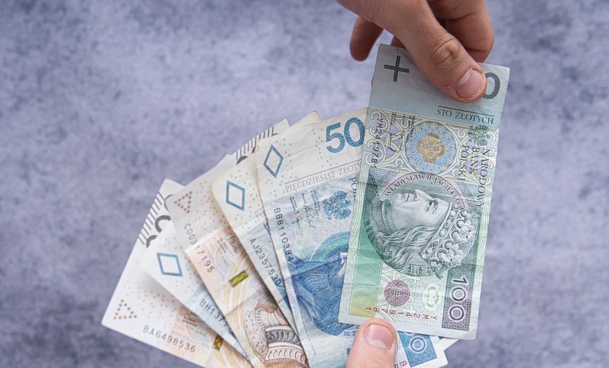 Polacy znów robieni w konia, w tle resort finansów