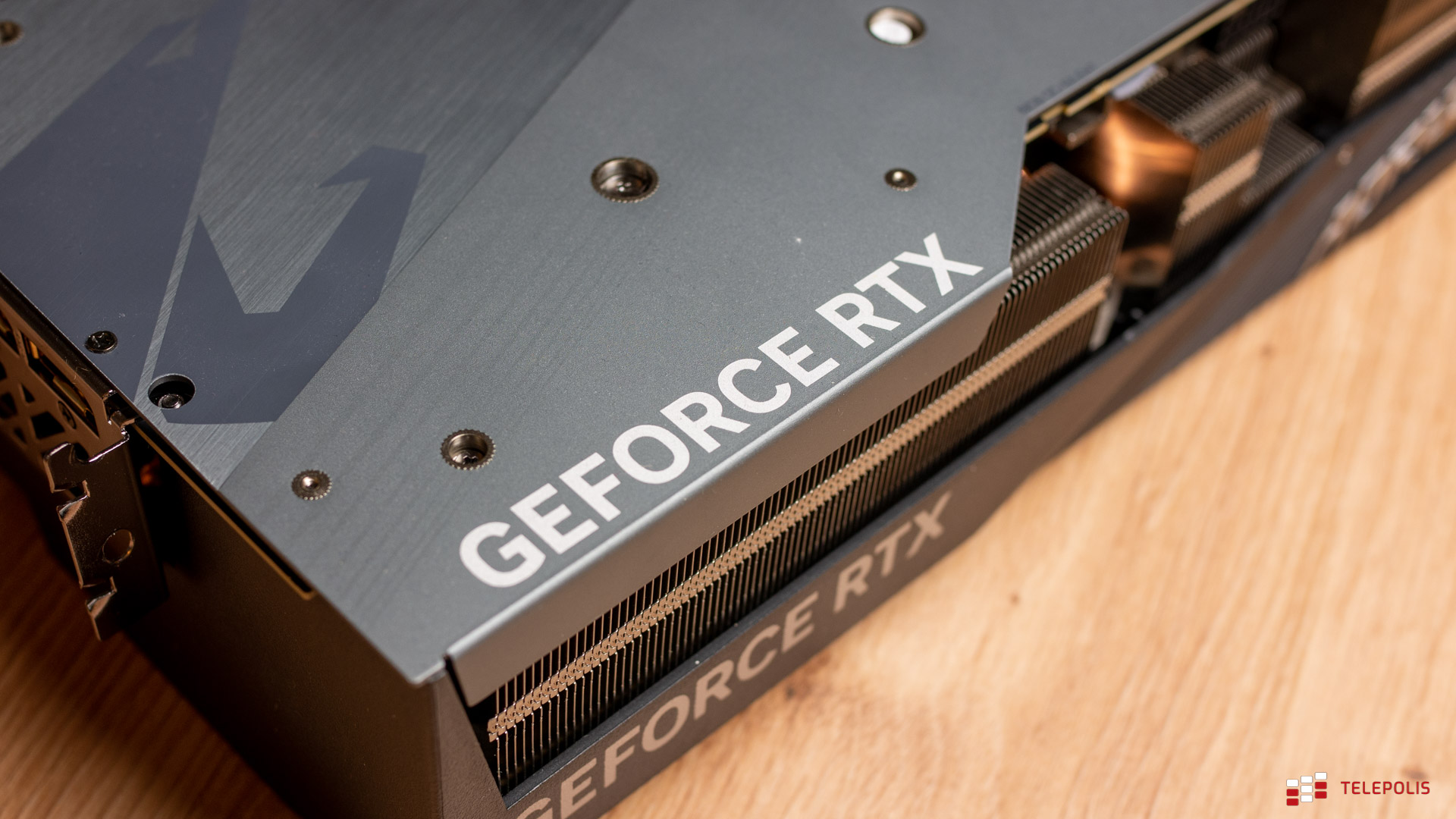 Karta graficzna z ekranem LCD. Aorus GeForce RTX 4080 Master – test