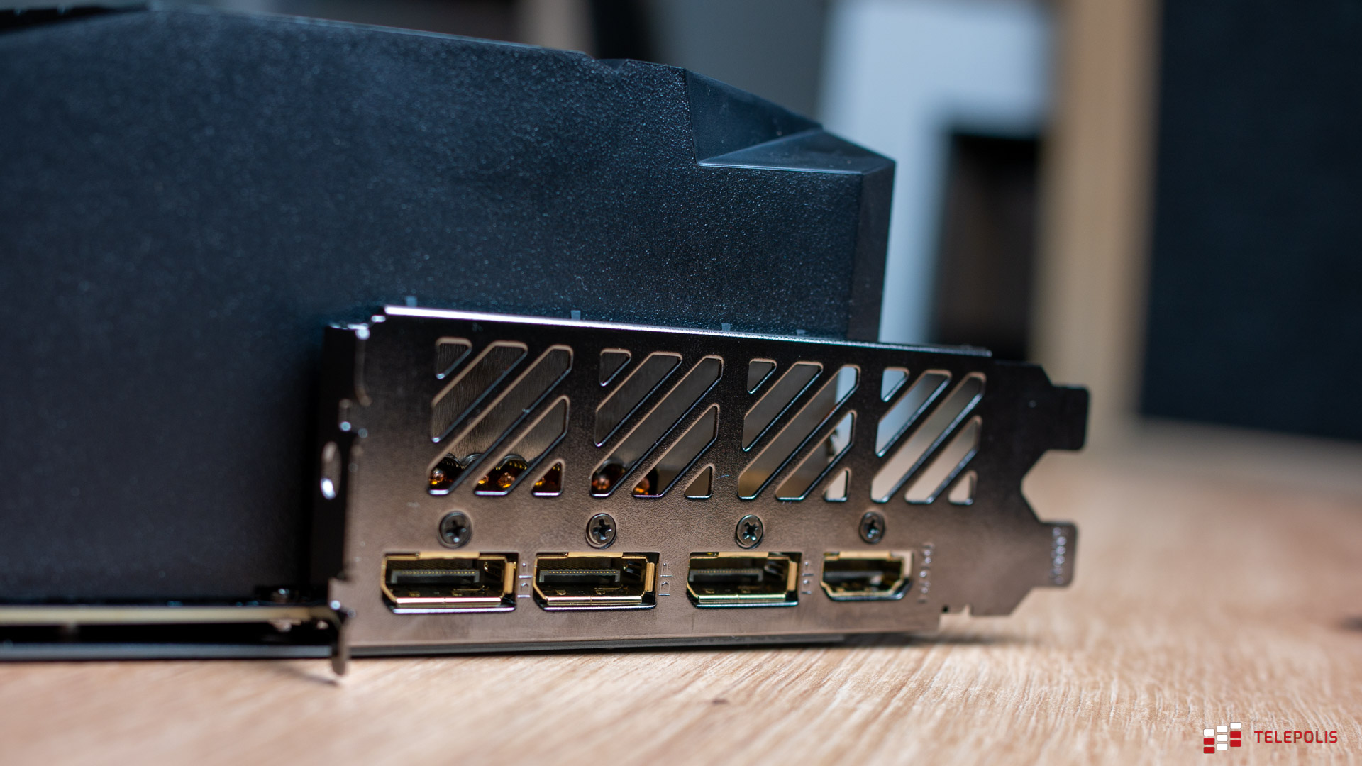 Karta graficzna z ekranem LCD. Aorus GeForce RTX 4080 Master – test