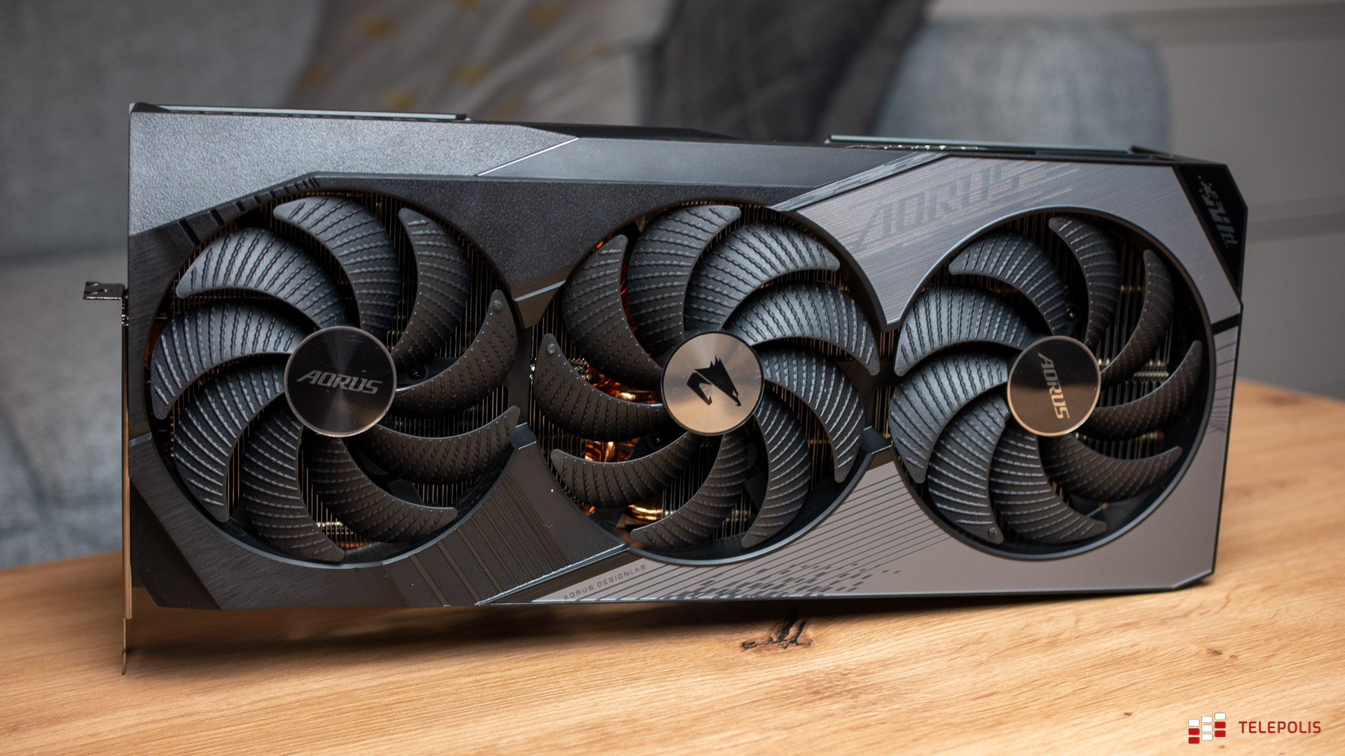 Karta graficzna z ekranem LCD. Aorus GeForce RTX 4080 Master – test