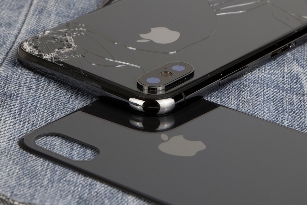 Przeklęty iPhone. Przez kuriozalny błąd setki ludzi nękają mężczyznę