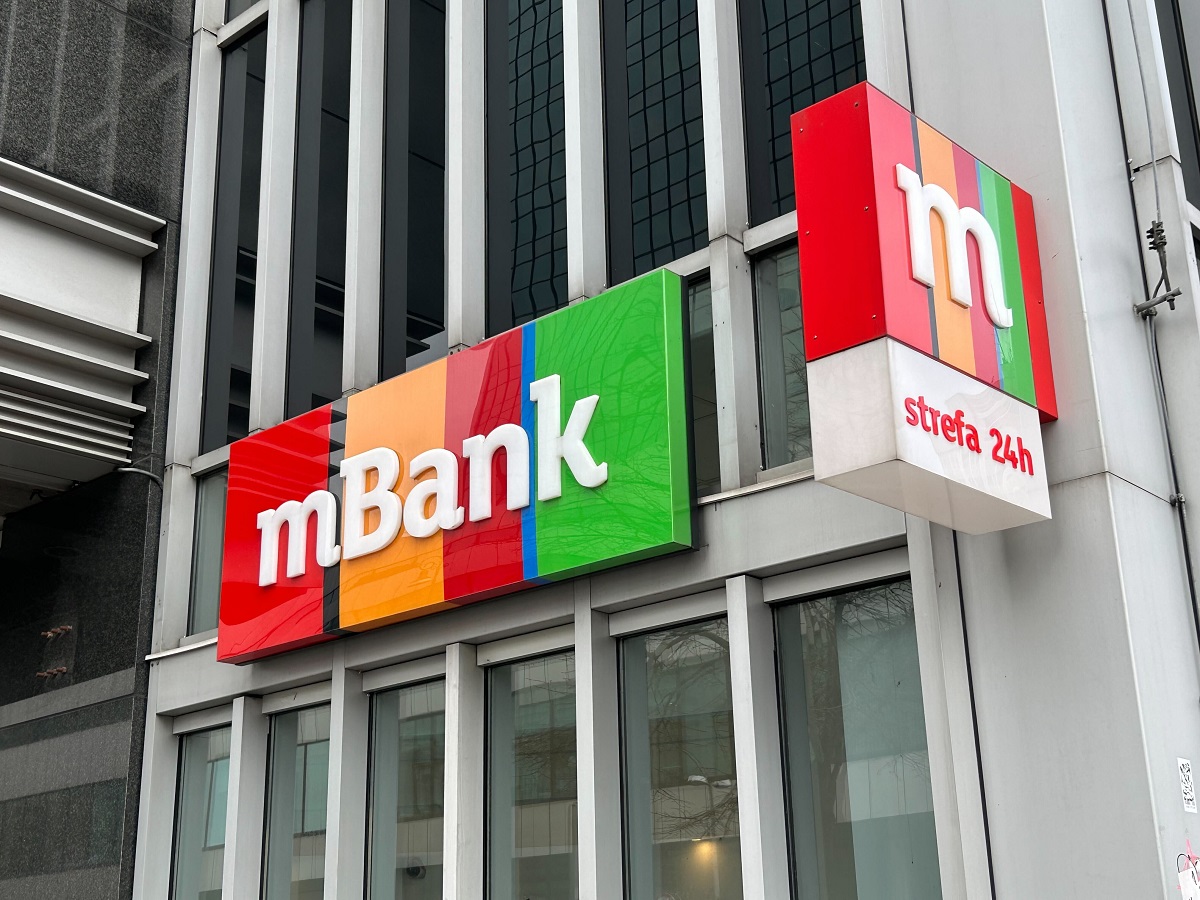 Polacy znów nabijani w butelkę, mBank alarmuje