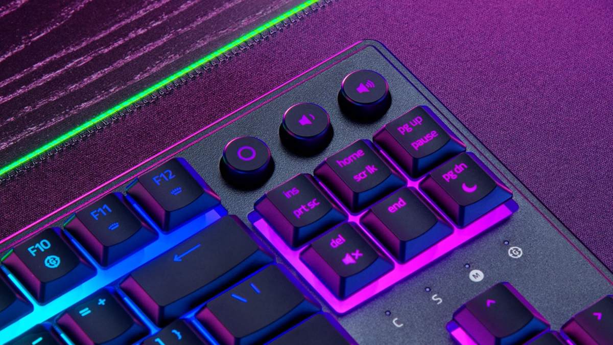 Razer Ornata V3 TKL to hybrydowa, niskoprofilowa klawiatura dla graczy