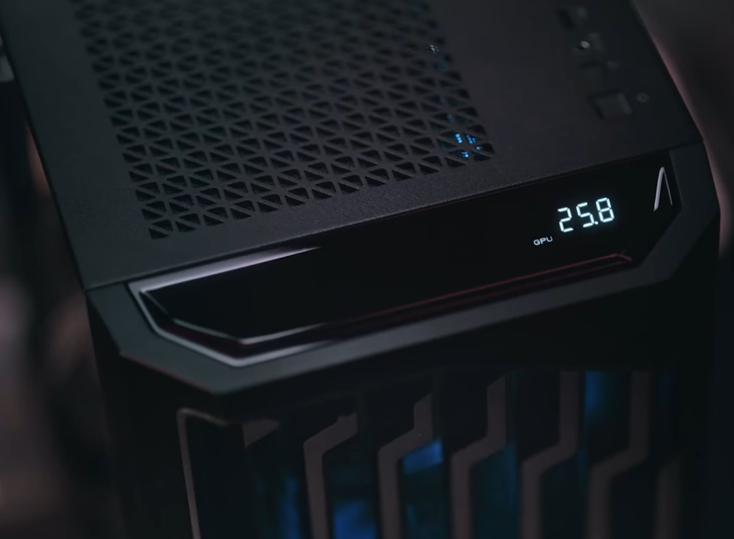 Antec prezentuje futurystyczną obudowę z wbudowanym ekranem