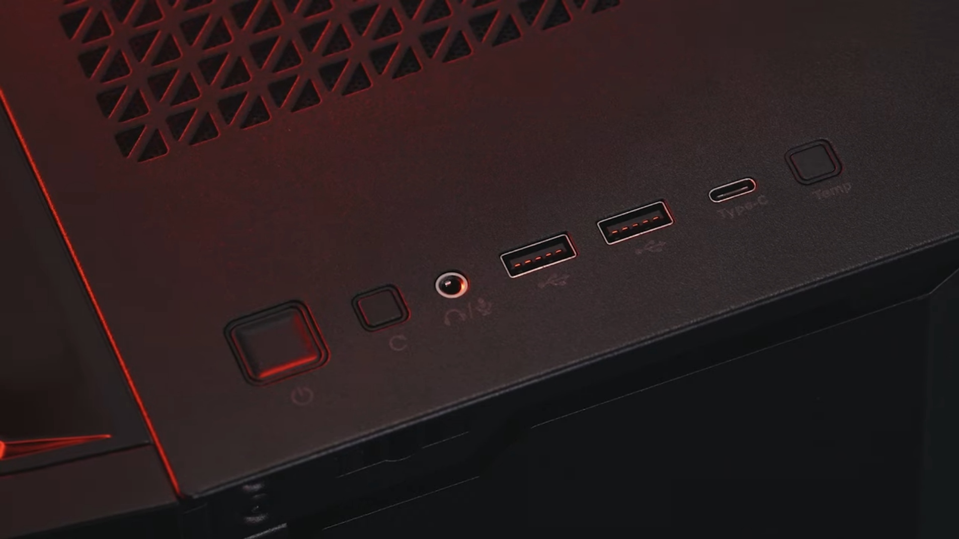 Antec prezentuje futurystyczną obudowę z wbudowanym ekranem