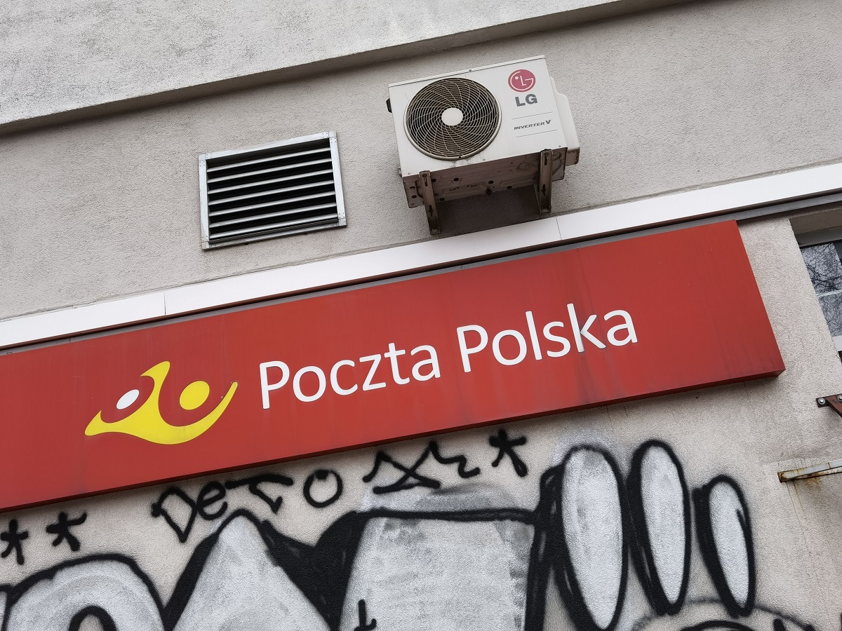 Polacy znów nabijani w butelkę, chodzi o klientów poczty